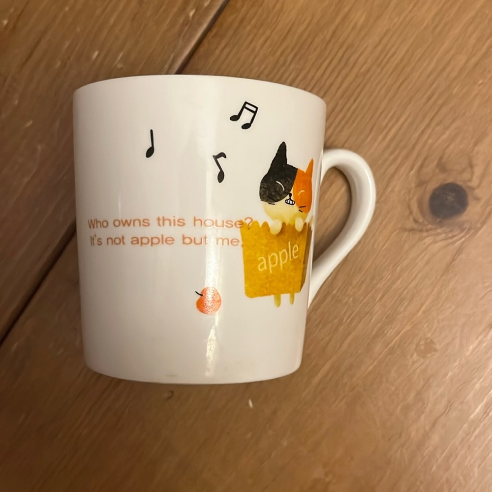Apple cat cup